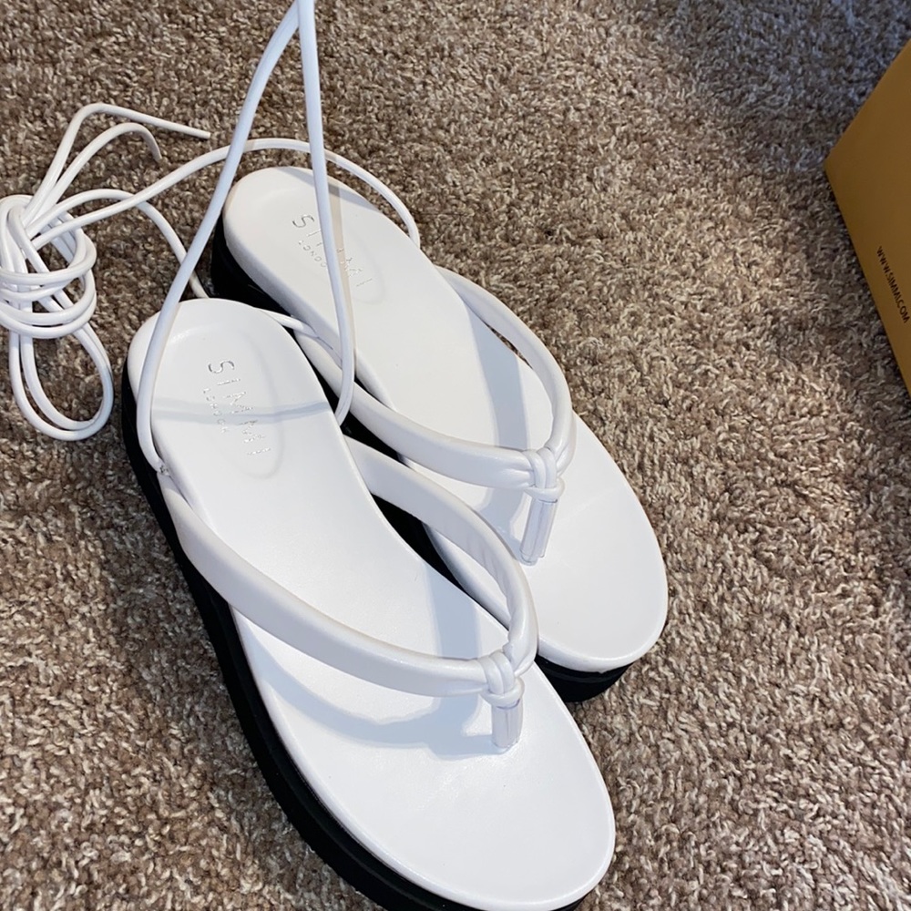 BRAND NEW WHITE FLATFORM SANDALS